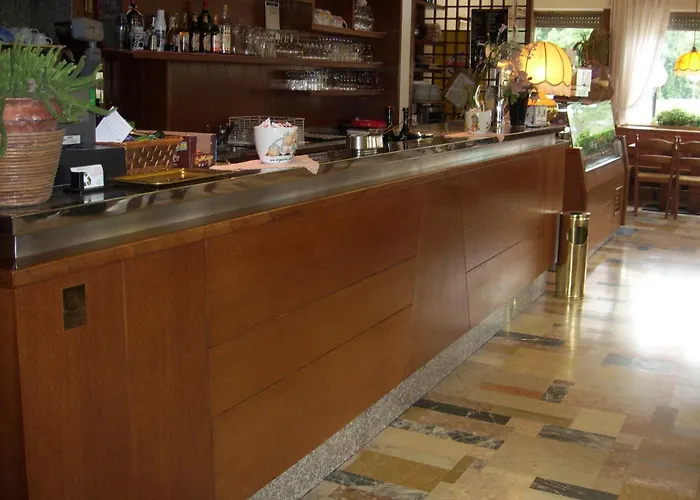 Albergo Ristorante Cima I Pra\'